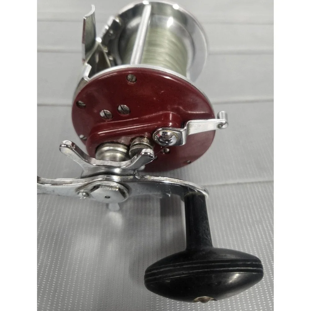 Vintage Pflueger Bond No. 2004 Levelwind Baitcast Reel Very Clean